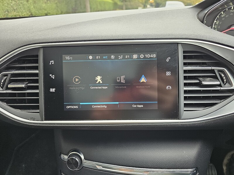 Peugeot PureTech Allure Estate 1.2 Manual Petrol