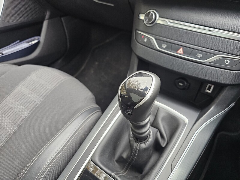 Peugeot PureTech Allure Estate 1.2 Manual Petrol