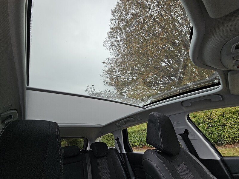 Peugeot PureTech Allure Estate 1.2 Manual Petrol