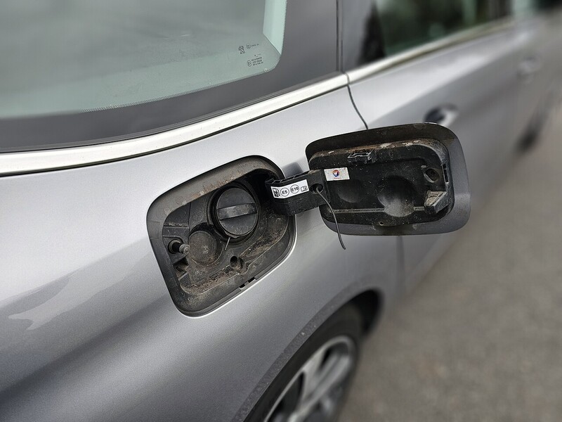 Peugeot PureTech Allure Estate 1.2 Manual Petrol