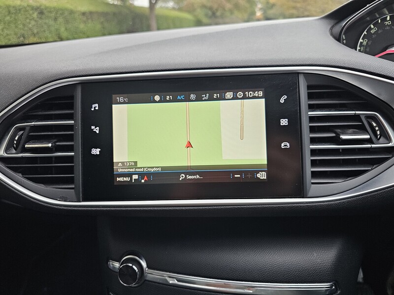 Peugeot PureTech Allure Estate 1.2 Manual Petrol