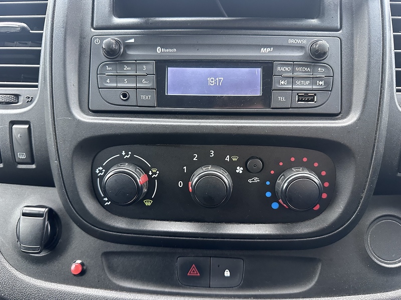 Renault dCi ENERGY 28 Business Panel Van 2.0 Manual Diesel