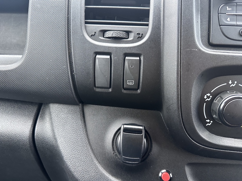 Renault dCi ENERGY 28 Business Panel Van 2.0 Manual Diesel