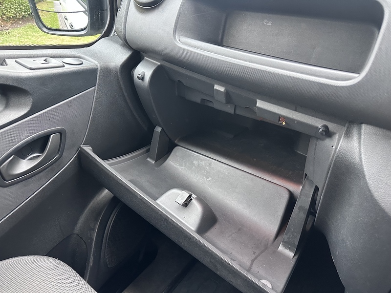 Renault dCi ENERGY 28 Business Panel Van 2.0 Manual Diesel