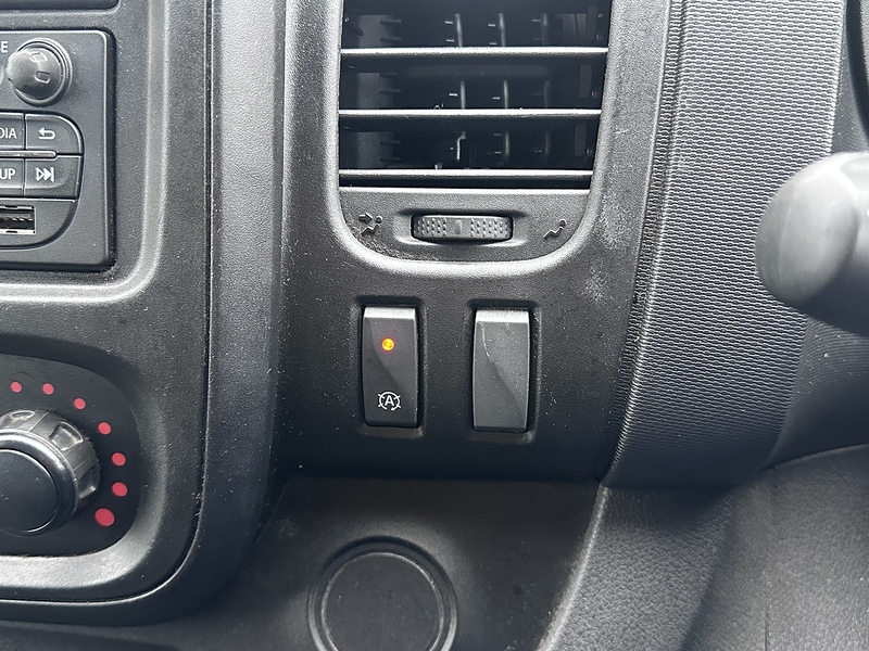 Renault dCi ENERGY 28 Business Panel Van 2.0 Manual Diesel