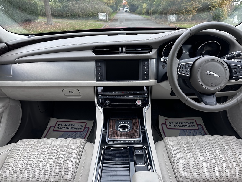 Jaguar d Portfolio Saloon 2.0 Automatic Diesel