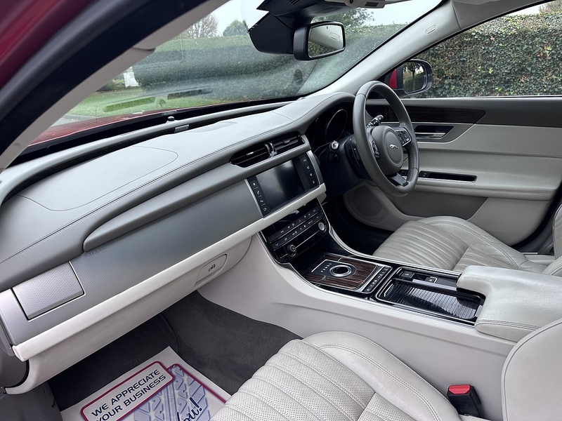 Jaguar d Portfolio Saloon 2.0 Automatic Diesel