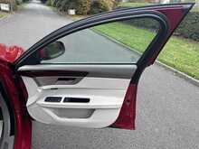 Jaguar XF d Portfolio 