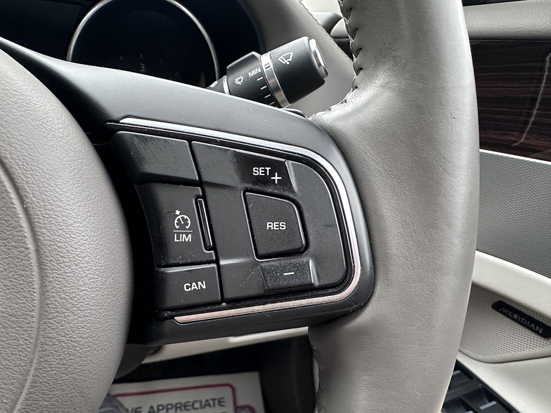 Jaguar d Portfolio Saloon 2.0 Automatic Diesel