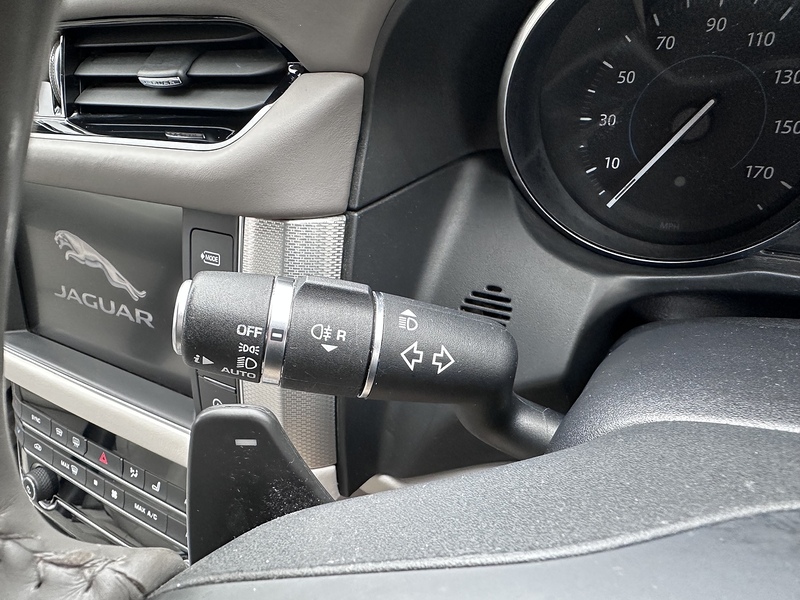 Jaguar d Portfolio Saloon 2.0 Automatic Diesel