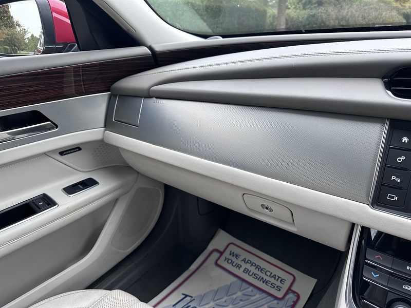 Jaguar d Portfolio Saloon 2.0 Automatic Diesel