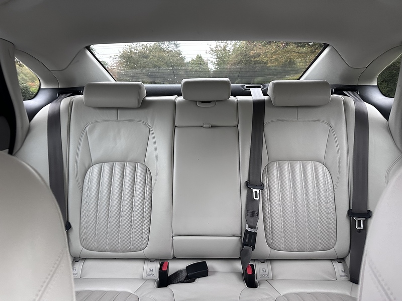 Jaguar d Portfolio Saloon 2.0 Automatic Diesel