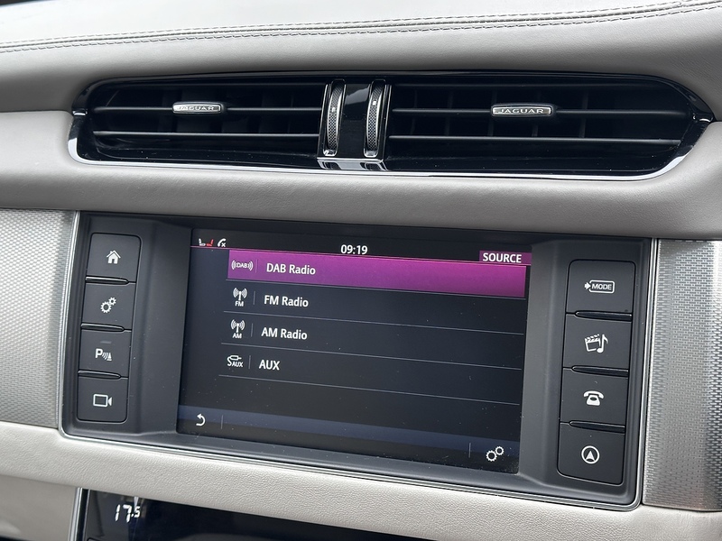 Jaguar d Portfolio Saloon 2.0 Automatic Diesel