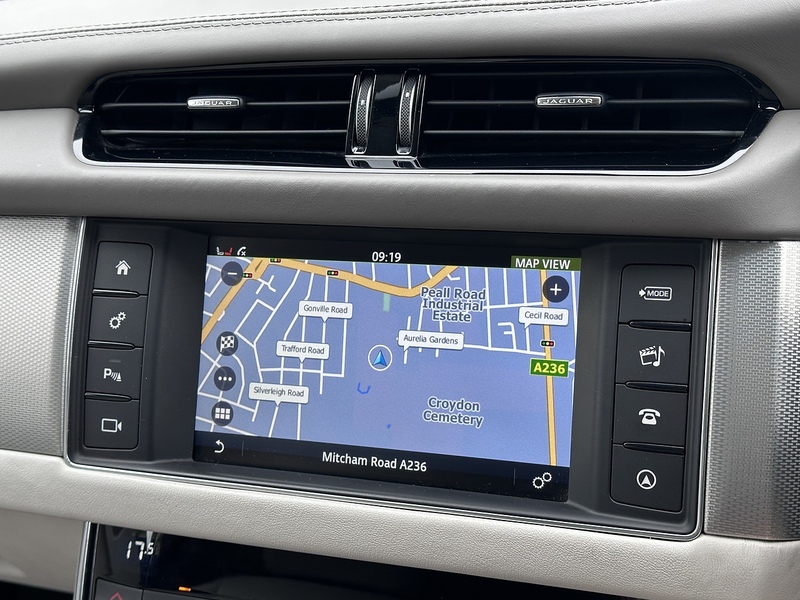 Jaguar d Portfolio Saloon 2.0 Automatic Diesel