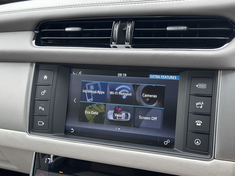 Jaguar d Portfolio Saloon 2.0 Automatic Diesel