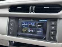 Jaguar XF d Portfolio 