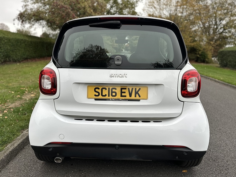 Smart T Edition White Coupe 0.9 Manual Petrol