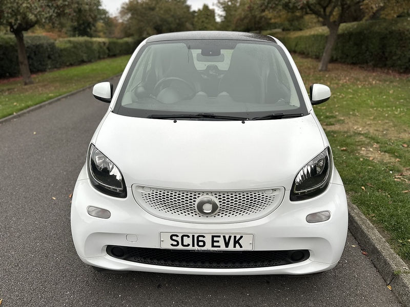 Smart T Edition White Coupe 0.9 Manual Petrol