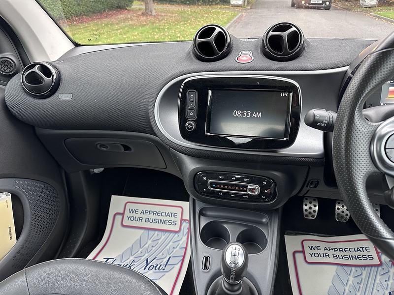 Smart T Edition White Coupe 0.9 Manual Petrol