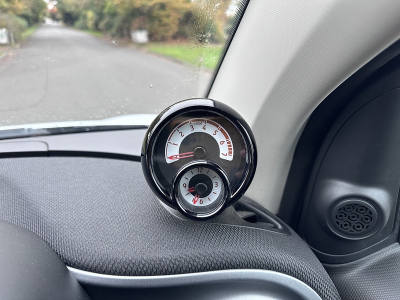 Smart T Edition White Coupe 0.9 Manual Petrol