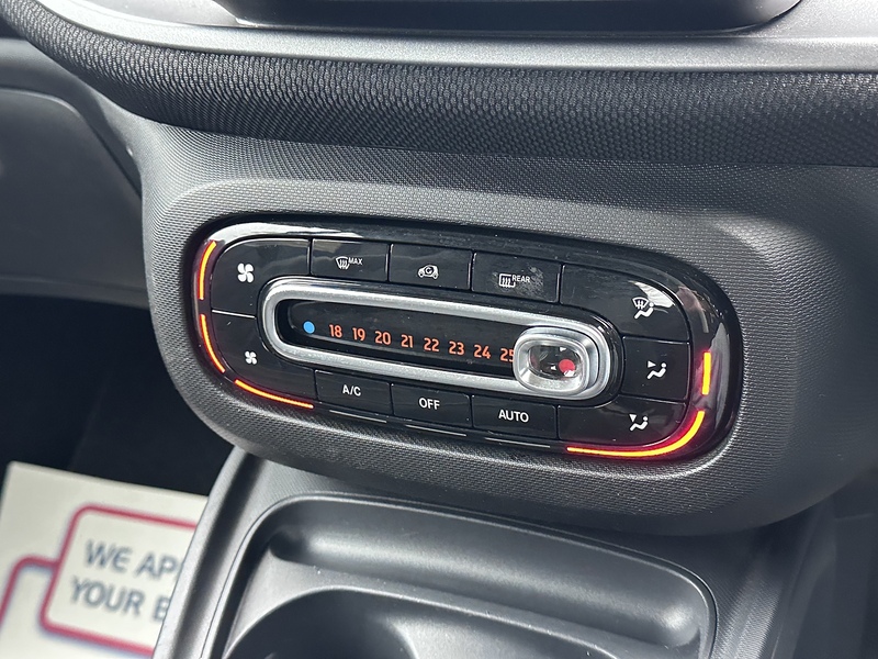 Smart T Edition White Coupe 0.9 Manual Petrol