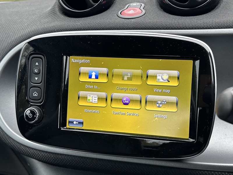 Smart T Edition White Coupe 0.9 Manual Petrol