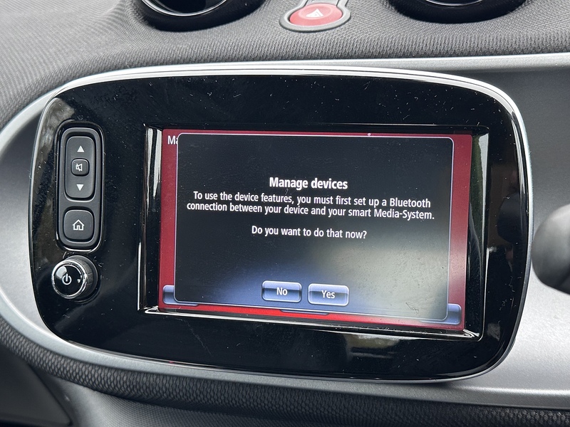 Smart T Edition White Coupe 0.9 Manual Petrol