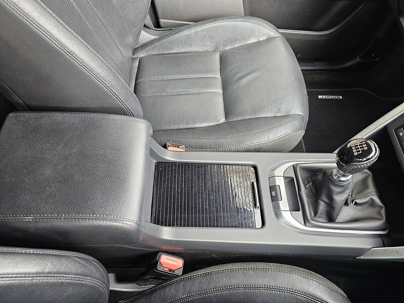 Land Rover TD4 HSE SUV 2.0 Manual Diesel