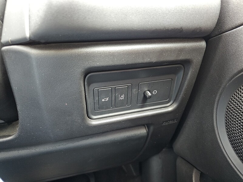 Land Rover TD4 HSE SUV 2.0 Manual Diesel