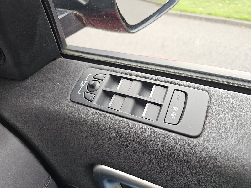 Land Rover TD4 HSE SUV 2.0 Manual Diesel