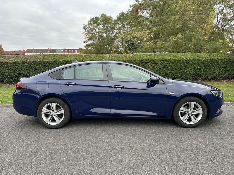 Vauxhall i Turbo Design Nav Hatchback 1.5 Manual Petrol