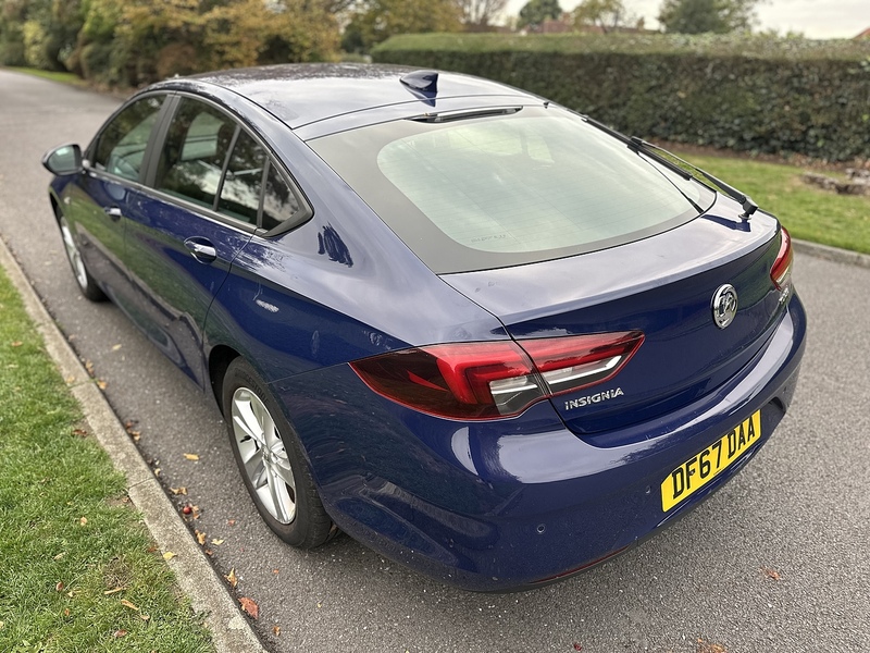 Vauxhall i Turbo Design Nav Hatchback 1.5 Manual Petrol