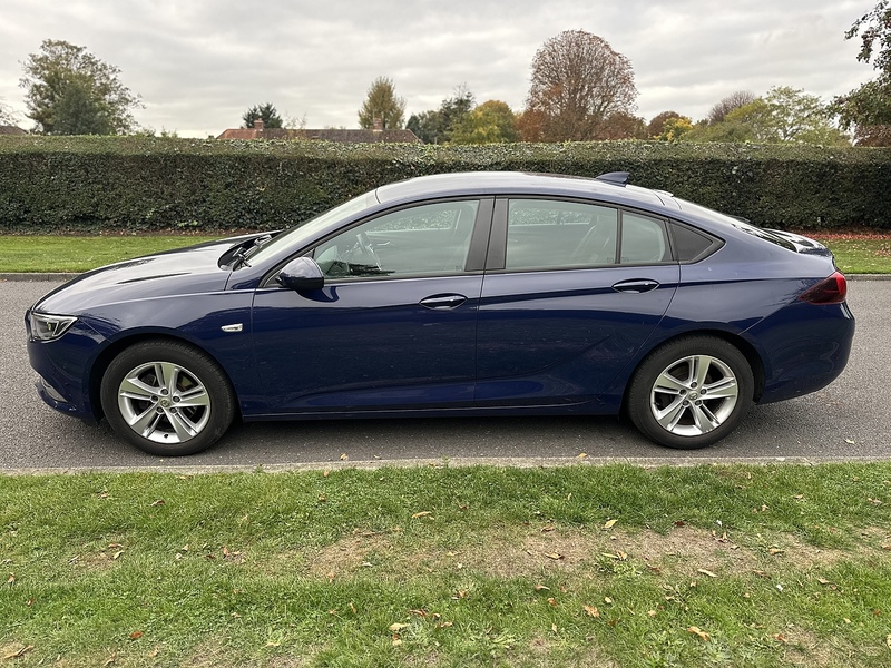 Vauxhall i Turbo Design Nav Hatchback 1.5 Manual Petrol