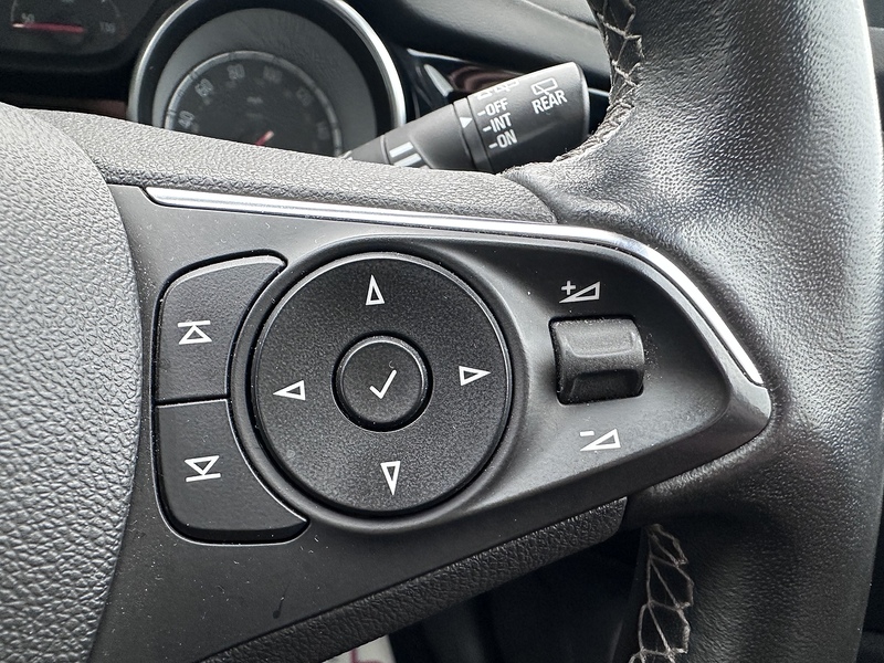 Vauxhall i Turbo Design Nav Hatchback 1.5 Manual Petrol