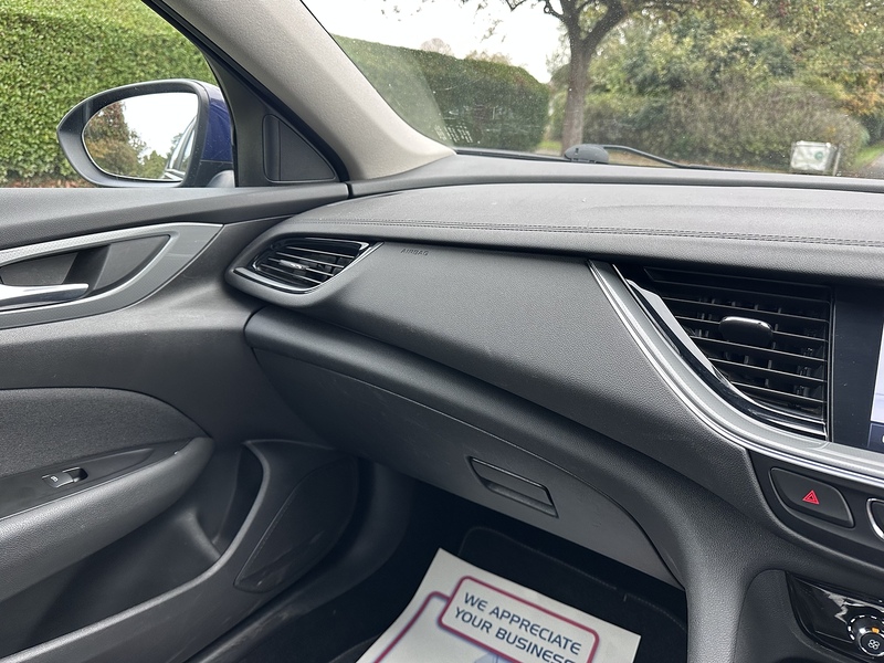 Vauxhall i Turbo Design Nav Hatchback 1.5 Manual Petrol