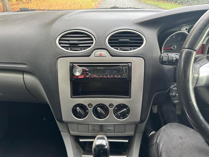 Ford 1.6 Zetec Estate 5dr Petrol Automatic (184 g/km, 99 bhp)