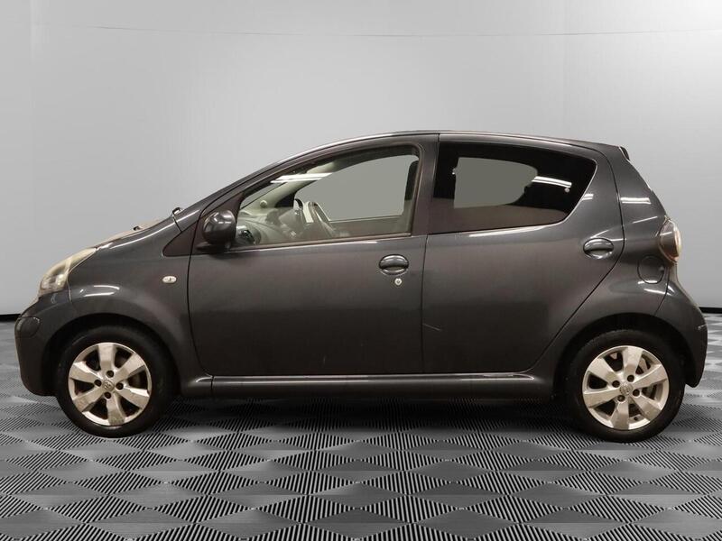 Toyota 1.0 VVT-i Go Hatchback 5dr Petrol Manual Euro 5 (67 ps)