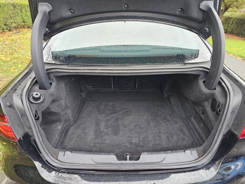 Jaguar D200 MHEV R-Dynamic SE Saloon 2.0 Automatic Diesel