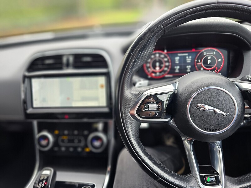 Jaguar D200 MHEV R-Dynamic SE Saloon 2.0 Automatic Diesel