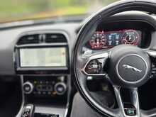 Jaguar XE D200 MHEV R-Dynamic SE 