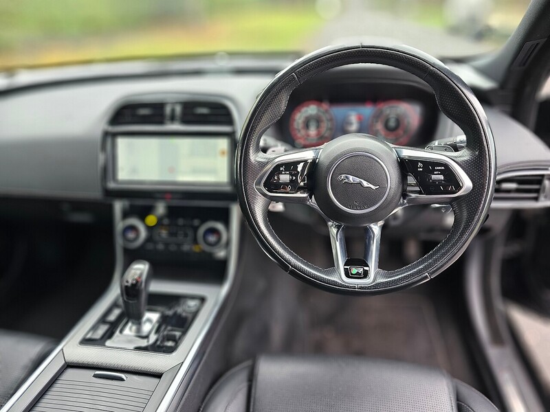 Jaguar D200 MHEV R-Dynamic SE Saloon 2.0 Automatic Diesel