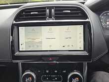 Jaguar XE D200 MHEV R-Dynamic SE 