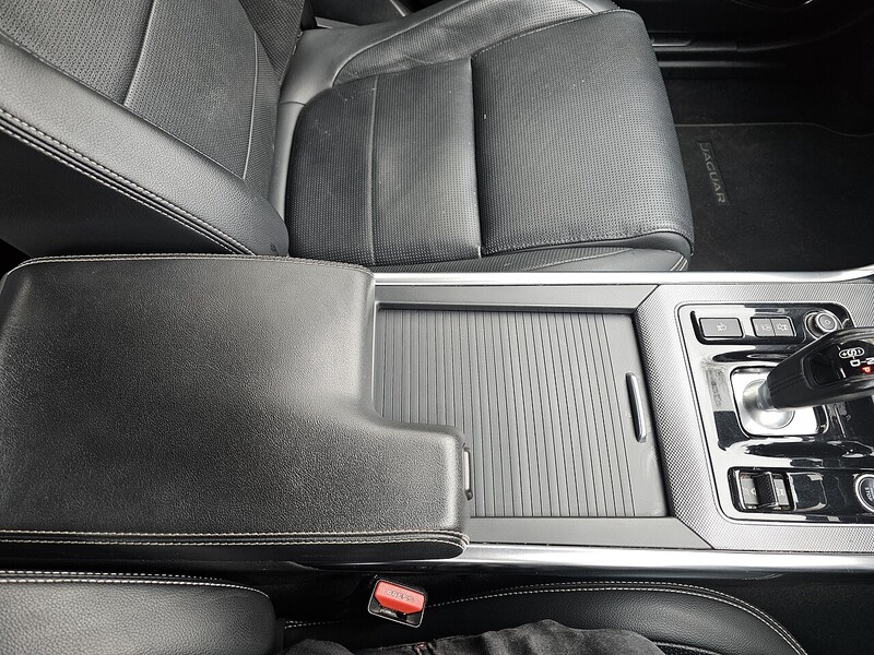 Jaguar D200 MHEV R-Dynamic SE Saloon 2.0 Automatic Diesel