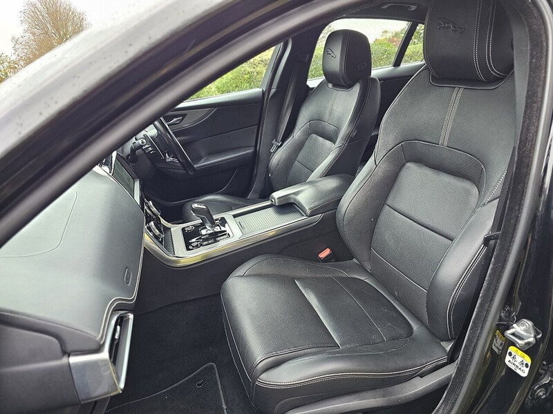 Jaguar D200 MHEV R-Dynamic SE Saloon 2.0 Automatic Diesel