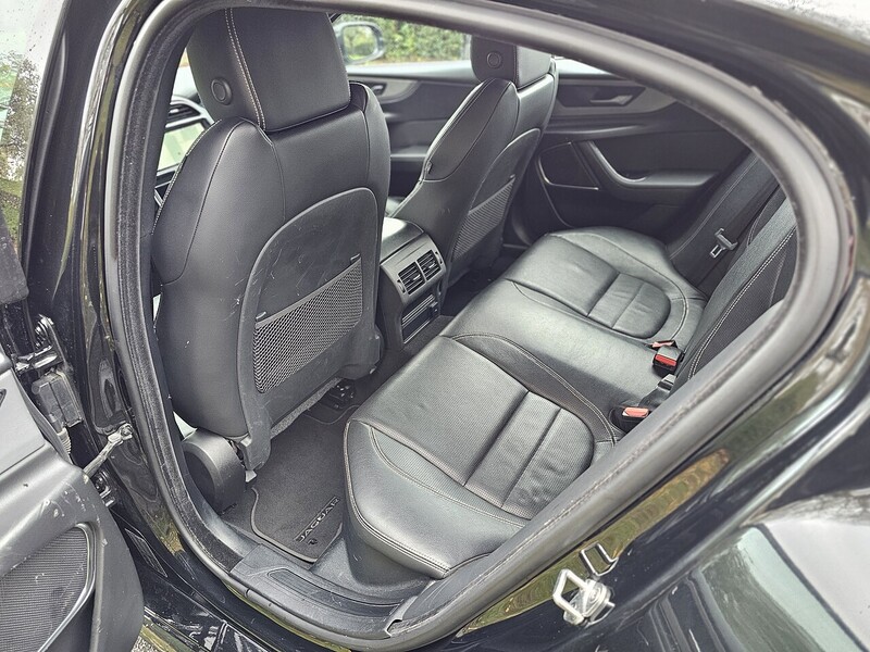 Jaguar D200 MHEV R-Dynamic SE Saloon 2.0 Automatic Diesel