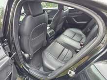 Jaguar XE D200 MHEV R-Dynamic SE 