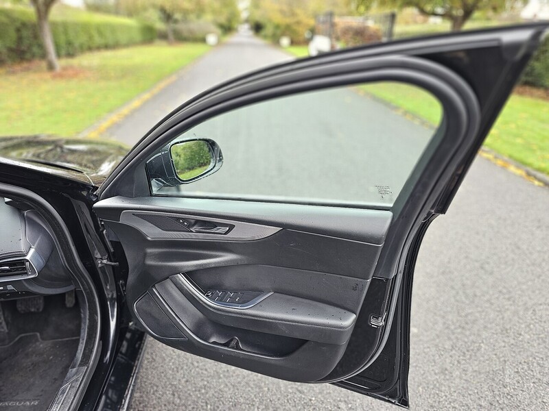 Jaguar D200 MHEV R-Dynamic SE Saloon 2.0 Automatic Diesel