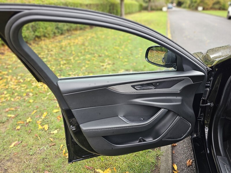 Jaguar D200 MHEV R-Dynamic SE Saloon 2.0 Automatic Diesel