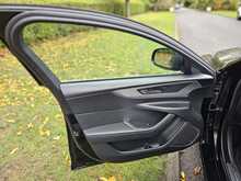 Jaguar XE D200 MHEV R-Dynamic SE 