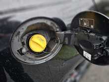 Jaguar XE D200 MHEV R-Dynamic SE 